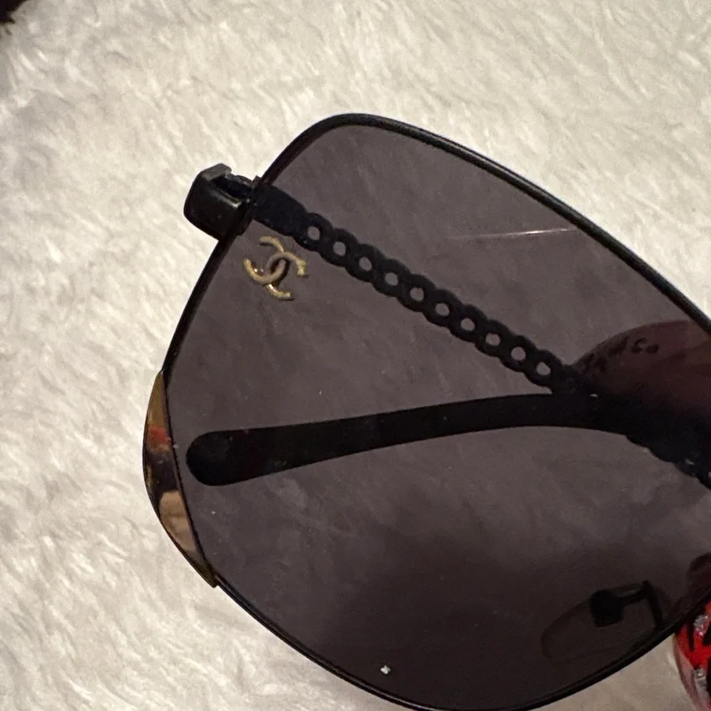 Chic fashion Black and Gold Sunglasses